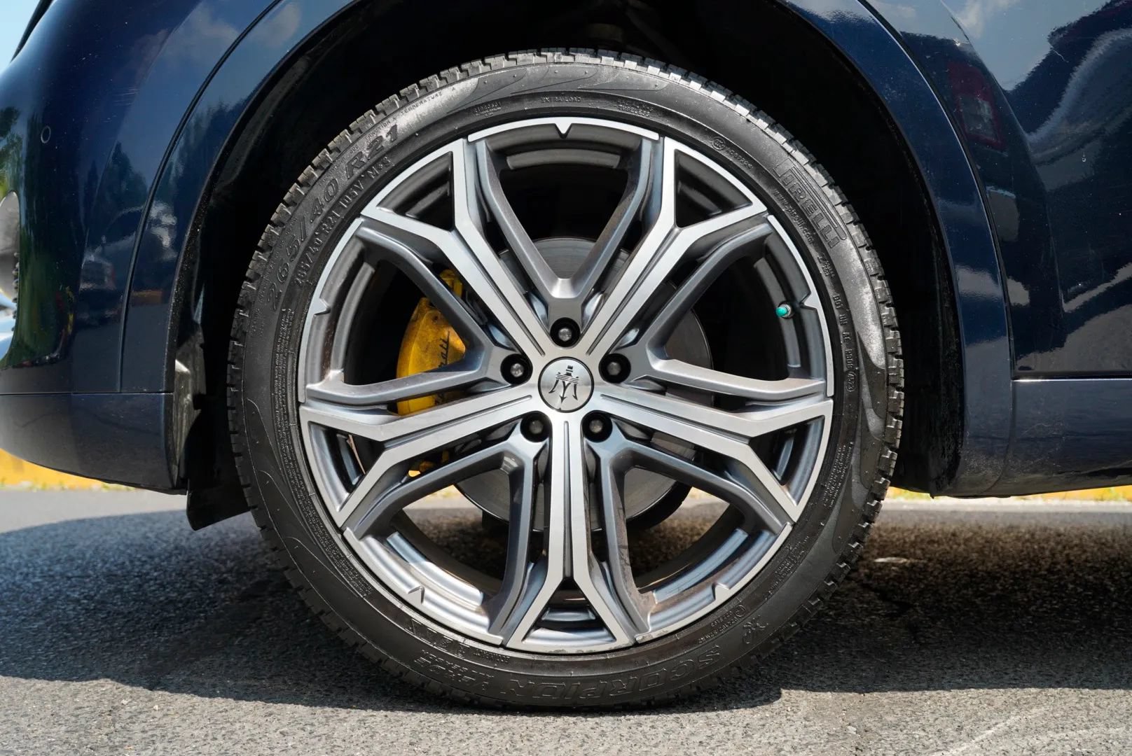 Used 2023 Maserati Levante GT AWD/4WD image 16
