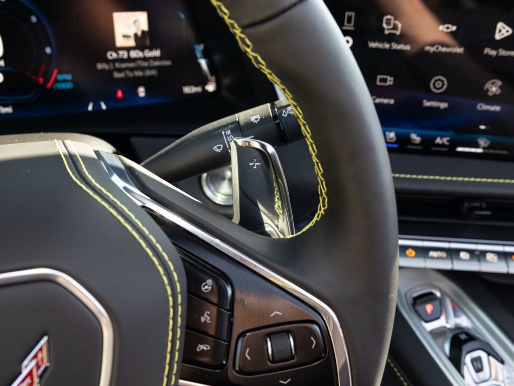 Used 2026 Chevrolet Corvette Stingray Premium Conv w/ Z51 Performance Package RWD image 32