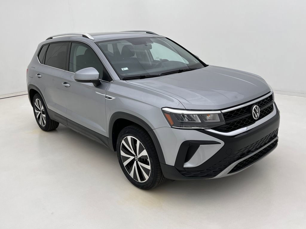Used 2022 Volkswagen Taos SE AWD/4WD image 2