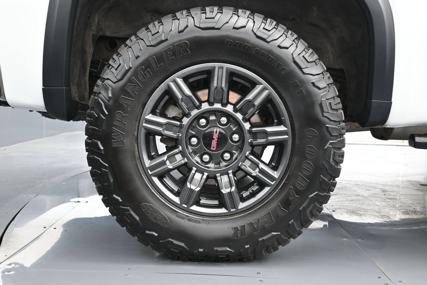 Used 2024 GMC Sierra 1500 AT4X AWD/4WD image 18