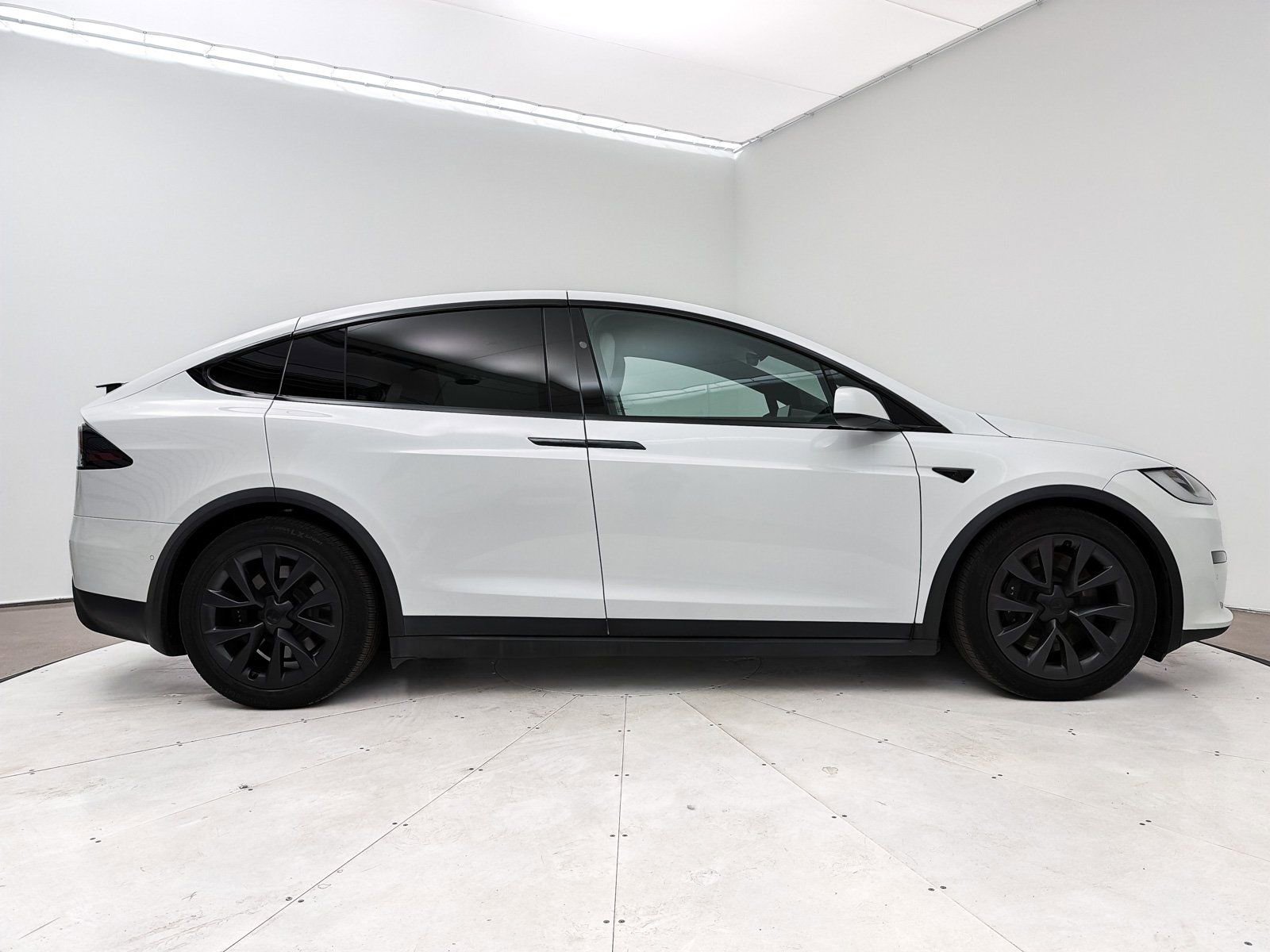Used 2022 Tesla Model X Plaid image 33