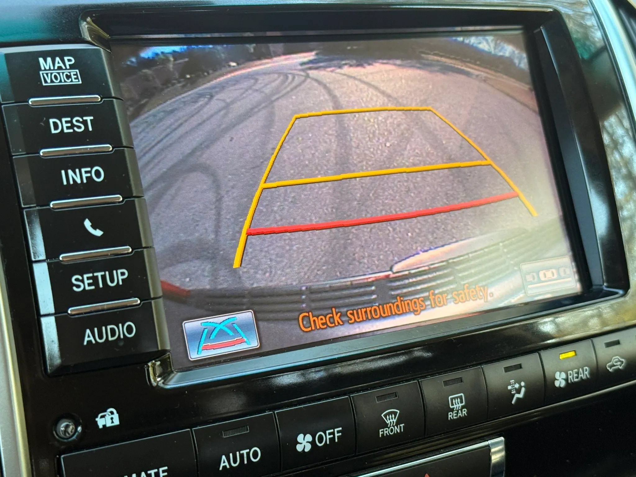 Used 2014 Toyota Land Cruiser AWD/4WD image 40