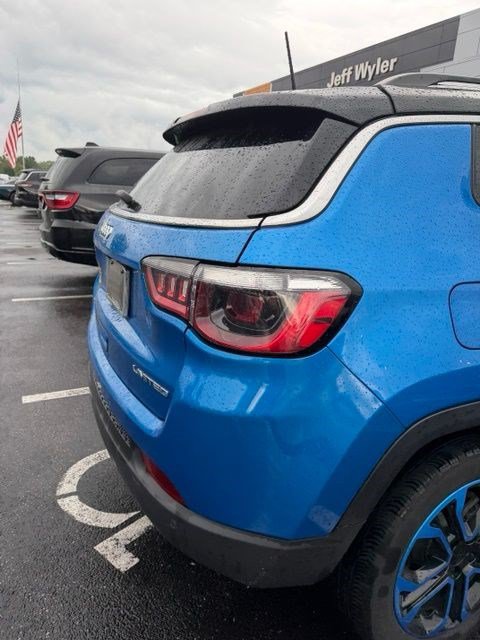 Used 2022 Jeep Compass Limited AWD/4WD image 6
