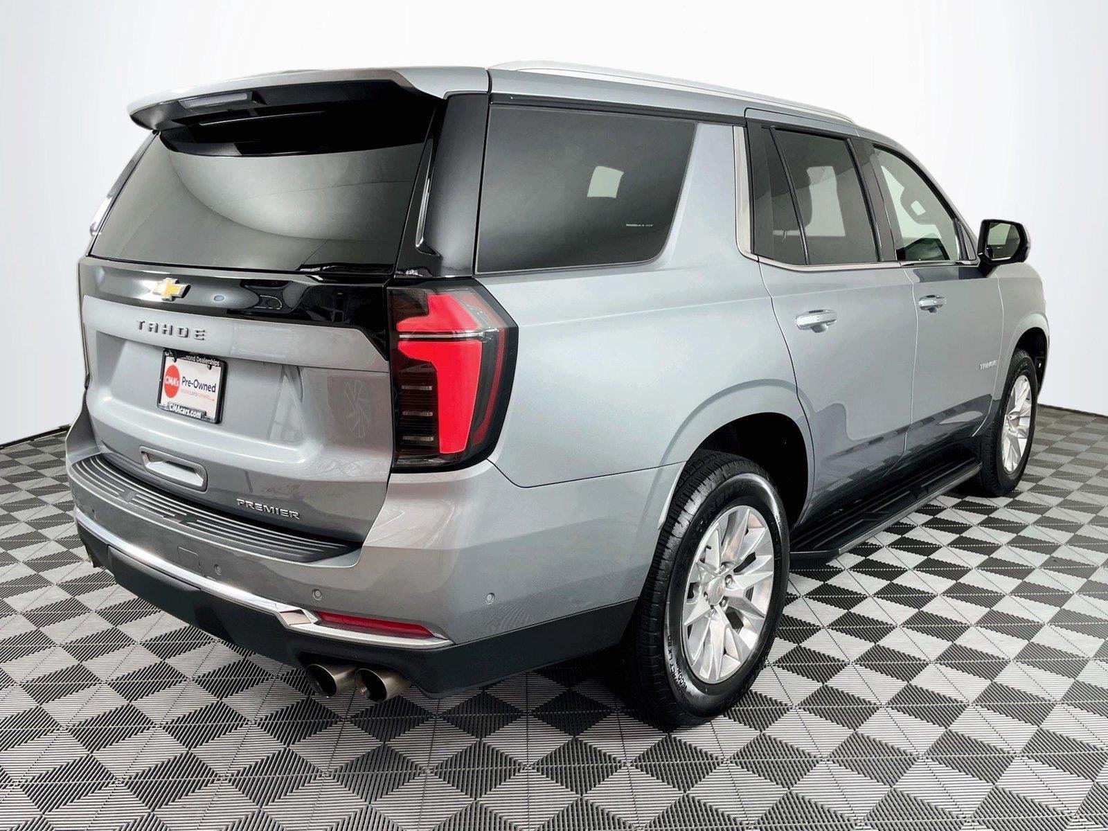 Used 2025 Chevrolet Tahoe Premier AWD/4WD image 9