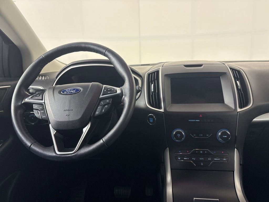 Used 2019 Ford Edge SEL image 21