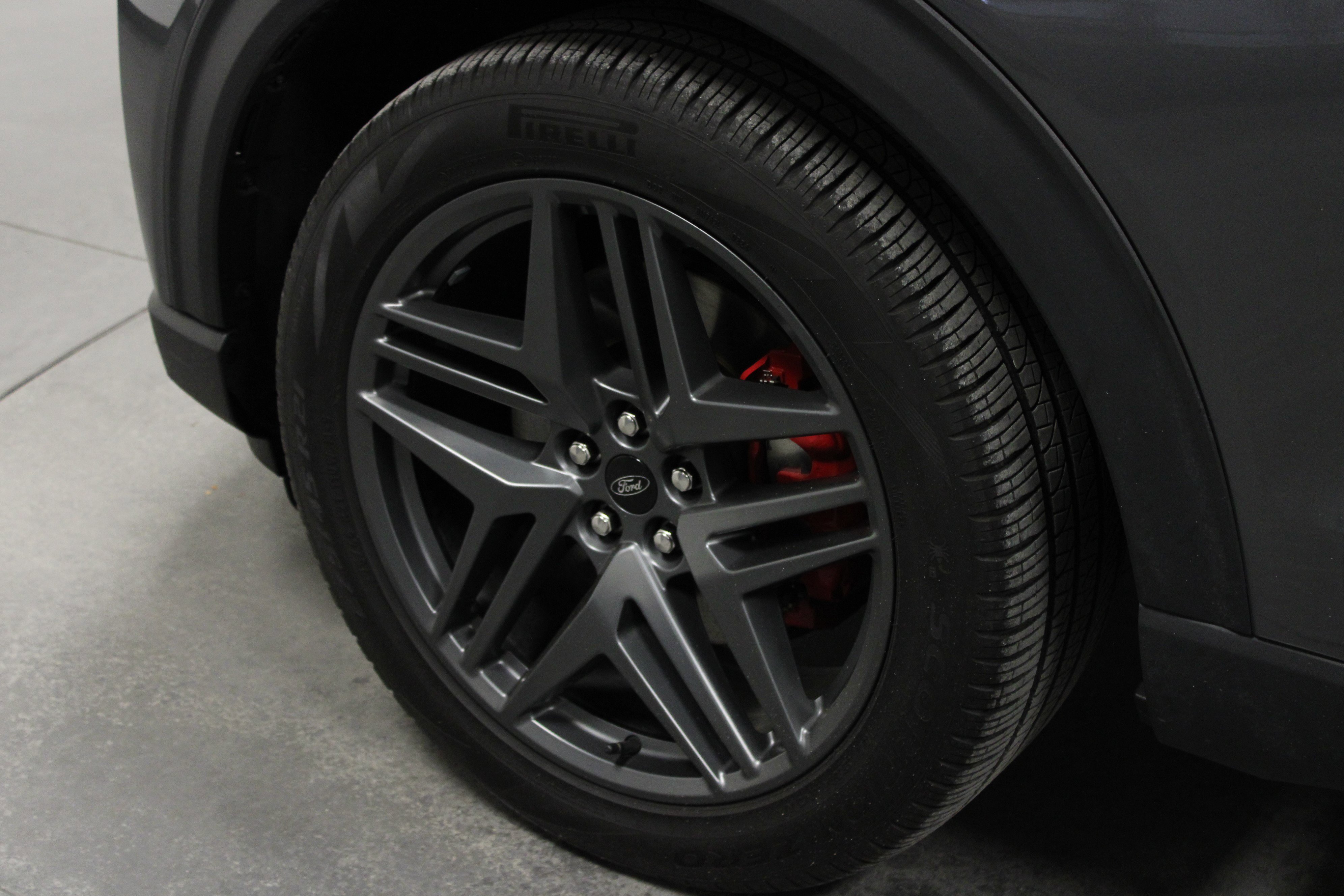 Used 2025 Ford Explorer ST image 10