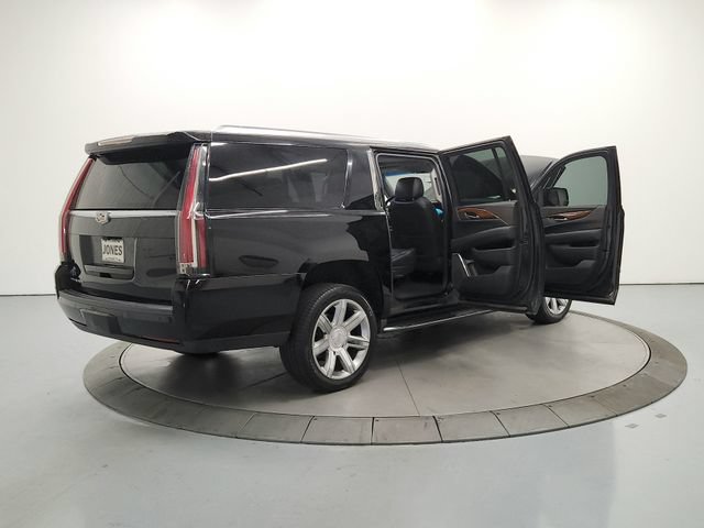 Used 2018 Cadillac Escalade ESV Luxury RWD image 16