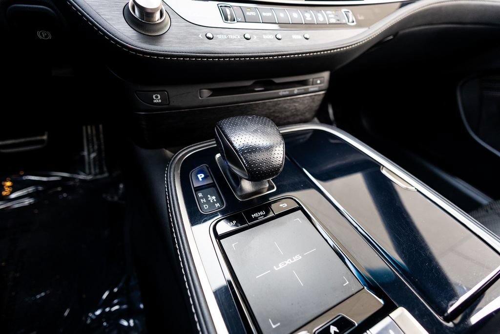 Used 2018 Lexus LS 500 F Sport w/ Accessory Package (Z2) RWD image 33