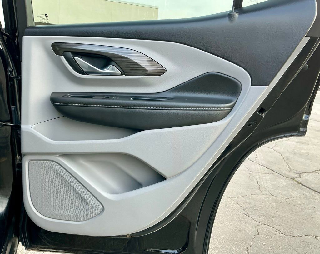 Used 2024 GMC Terrain SLE w/ Driver Convenience Package image 26