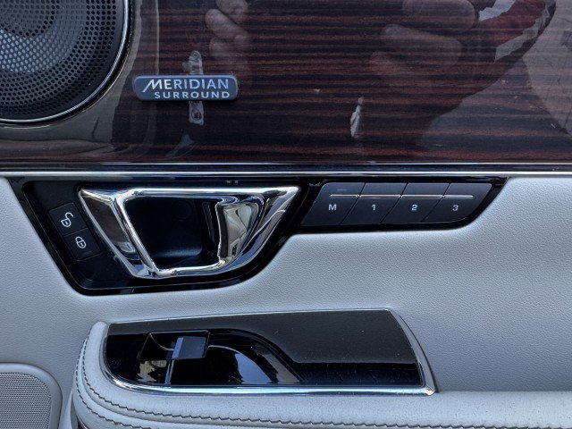 Used 2015 Jaguar XJ L Portfolio image 28