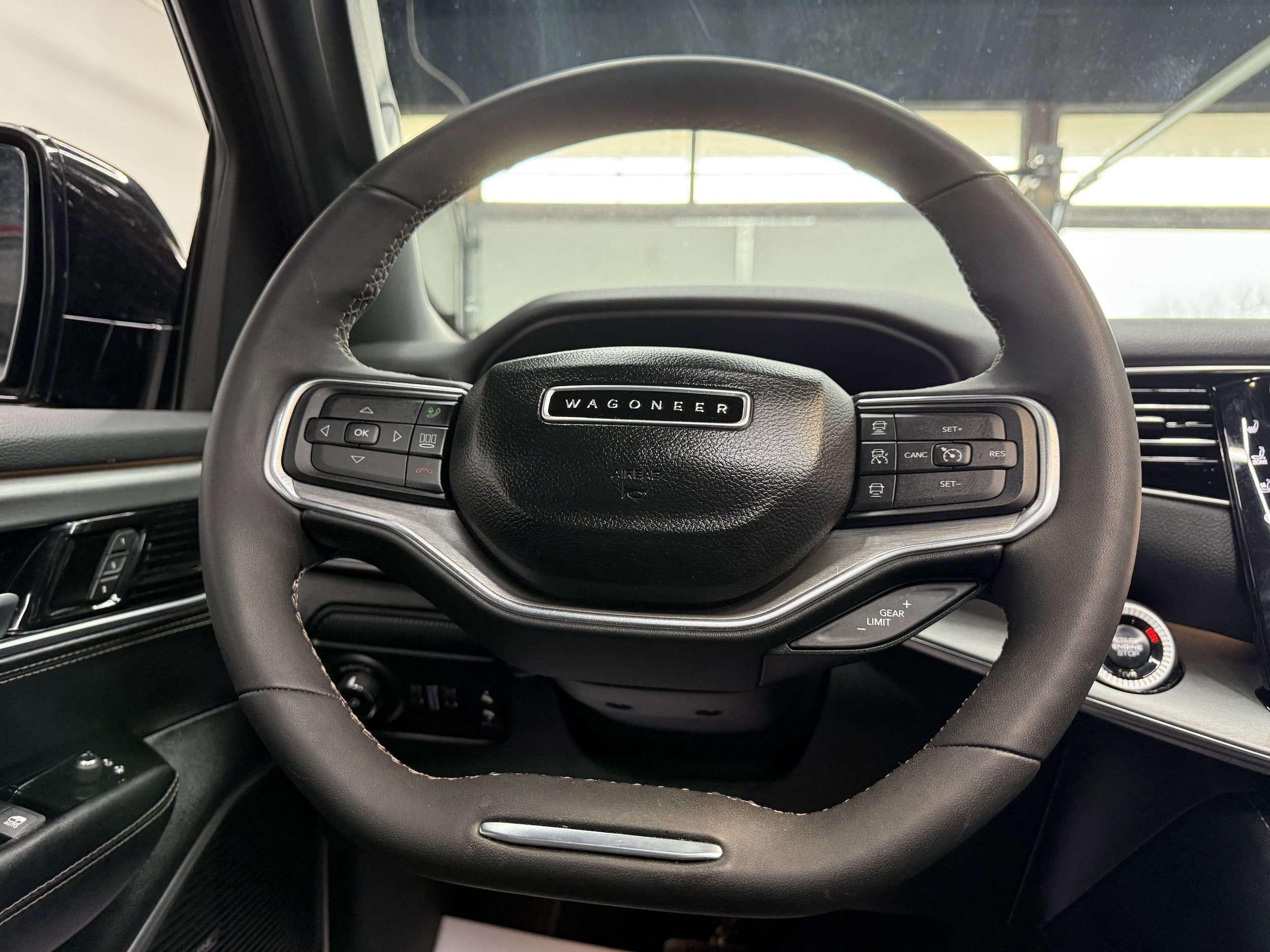 Used 2024 Jeep Wagoneer Series II AWD/4WD image 17