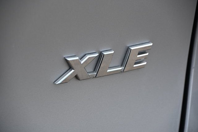Used 2025 Toyota RAV4 XLE FWD image 34