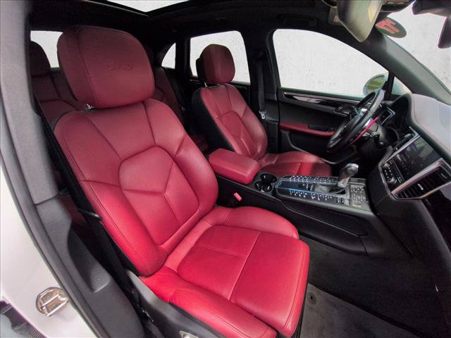 Used 2017 Porsche Macan GTS AWD/4WD image 21