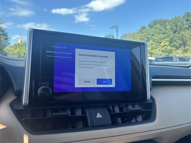 Used 2025 Toyota RAV4 XLE w/ Convenience Package image 17