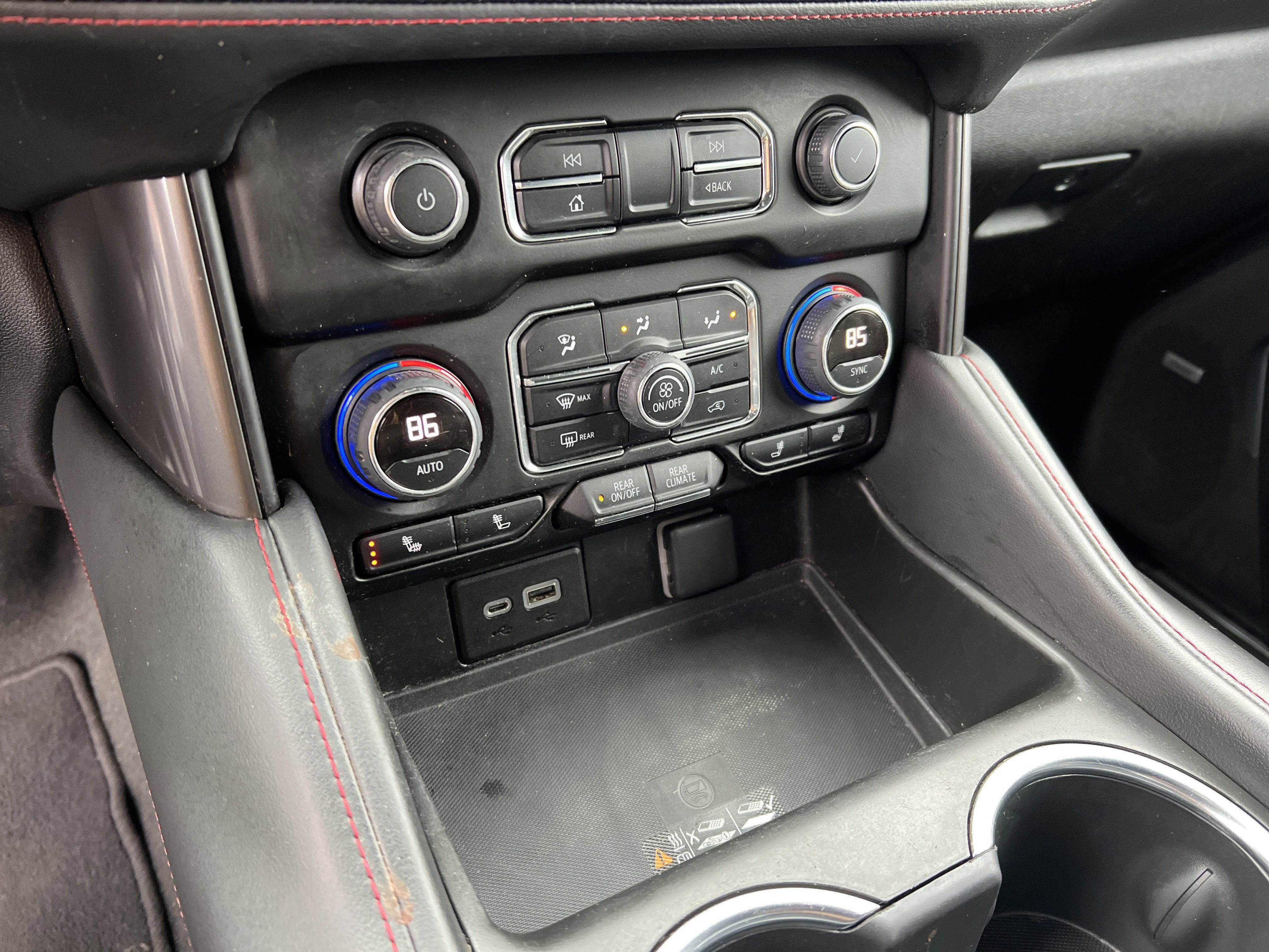 Used 2021 Chevrolet Suburban RST image 33