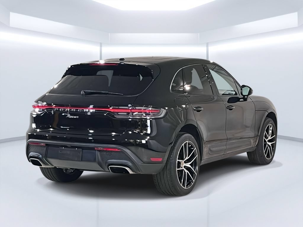 Certified 2023 Porsche Macan AWD/4WD image 7