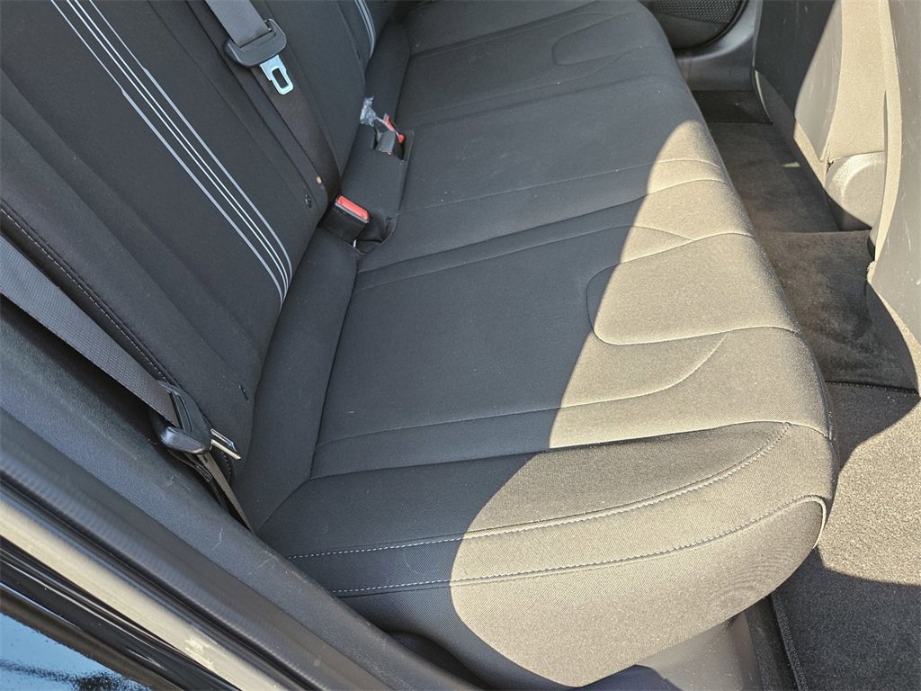 Used 2023 Hyundai Elantra Blue image 30