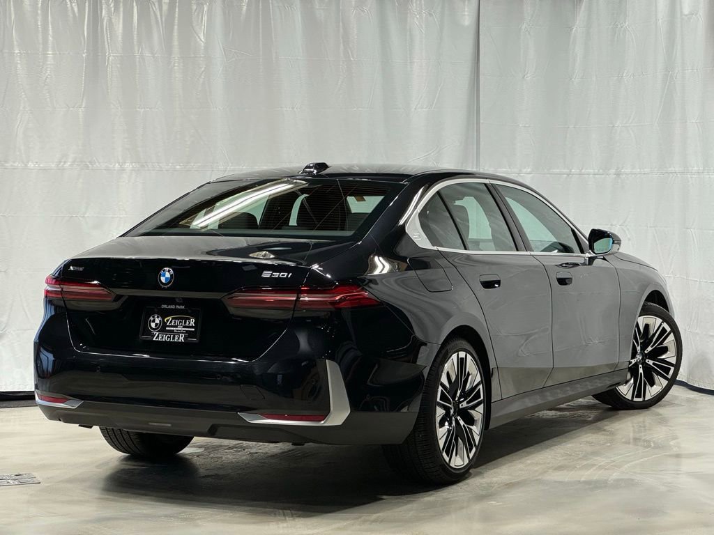 Certified 2025 BMW 530i xDrive w/ Premium Package image 6