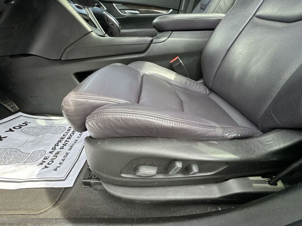 Used 2017 Cadillac XT5 Premium Luxury w/ Advanced Security Package image 12