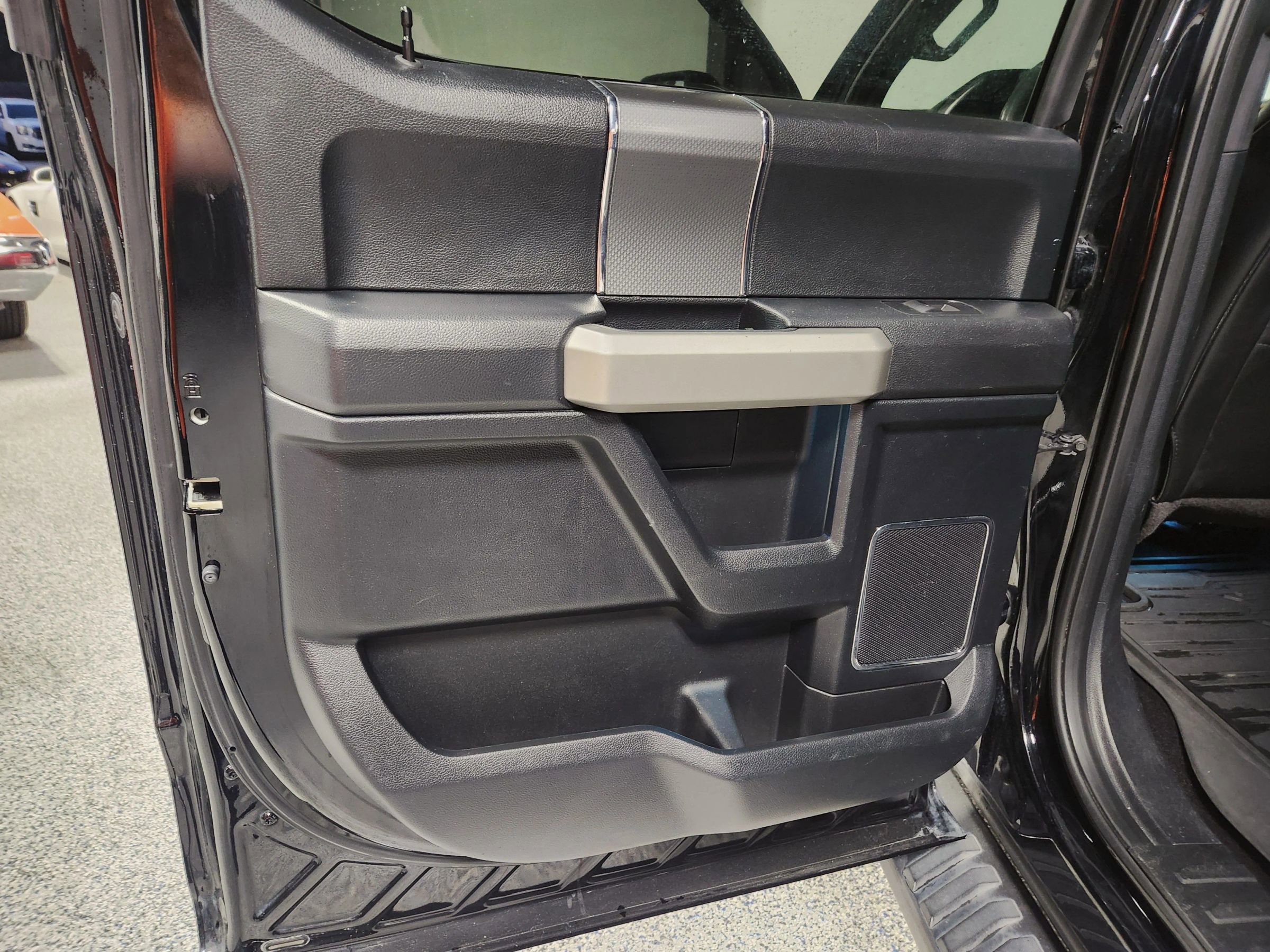 Used 2017 Ford F150 Lariat w/ Equipment Group 502A Luxury image 30