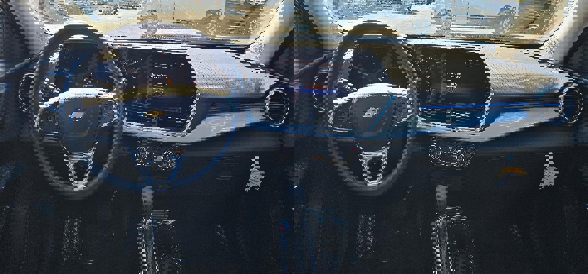 Used 2024 Chevrolet Trax LT w/ Sunroof Package image 12