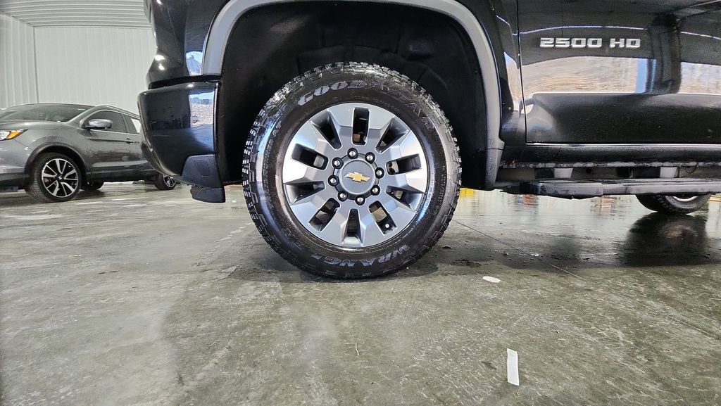 Used 2024 Chevrolet Silverado 2500 Custom w/ Custom Value Package image 14