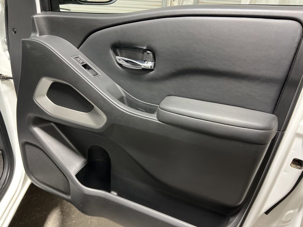 Used 2022 Nissan Frontier SV image 10