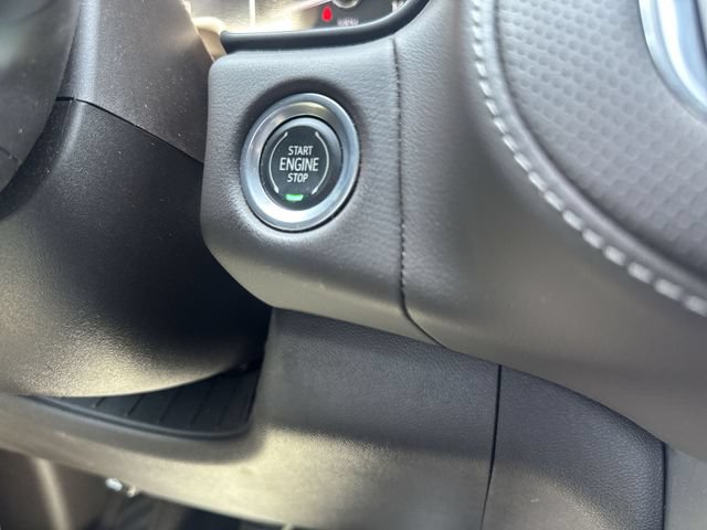 Used 2021 GMC Yukon SLT w/ SLT Premium Package AWD/4WD image 16