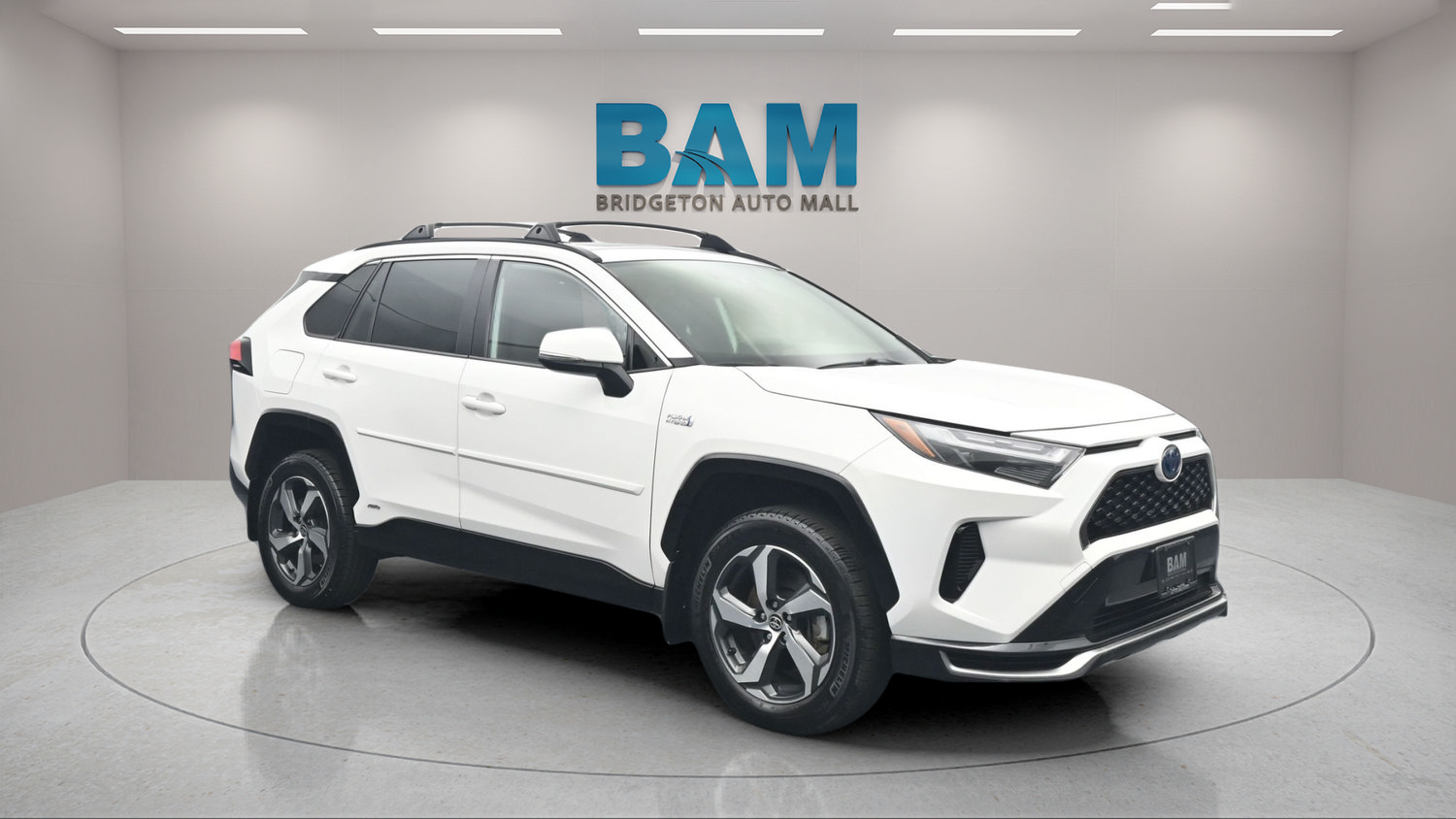 Used 2023 Toyota RAV4 SE w/ Weather & Moonroof Package AWD/4WD image 1