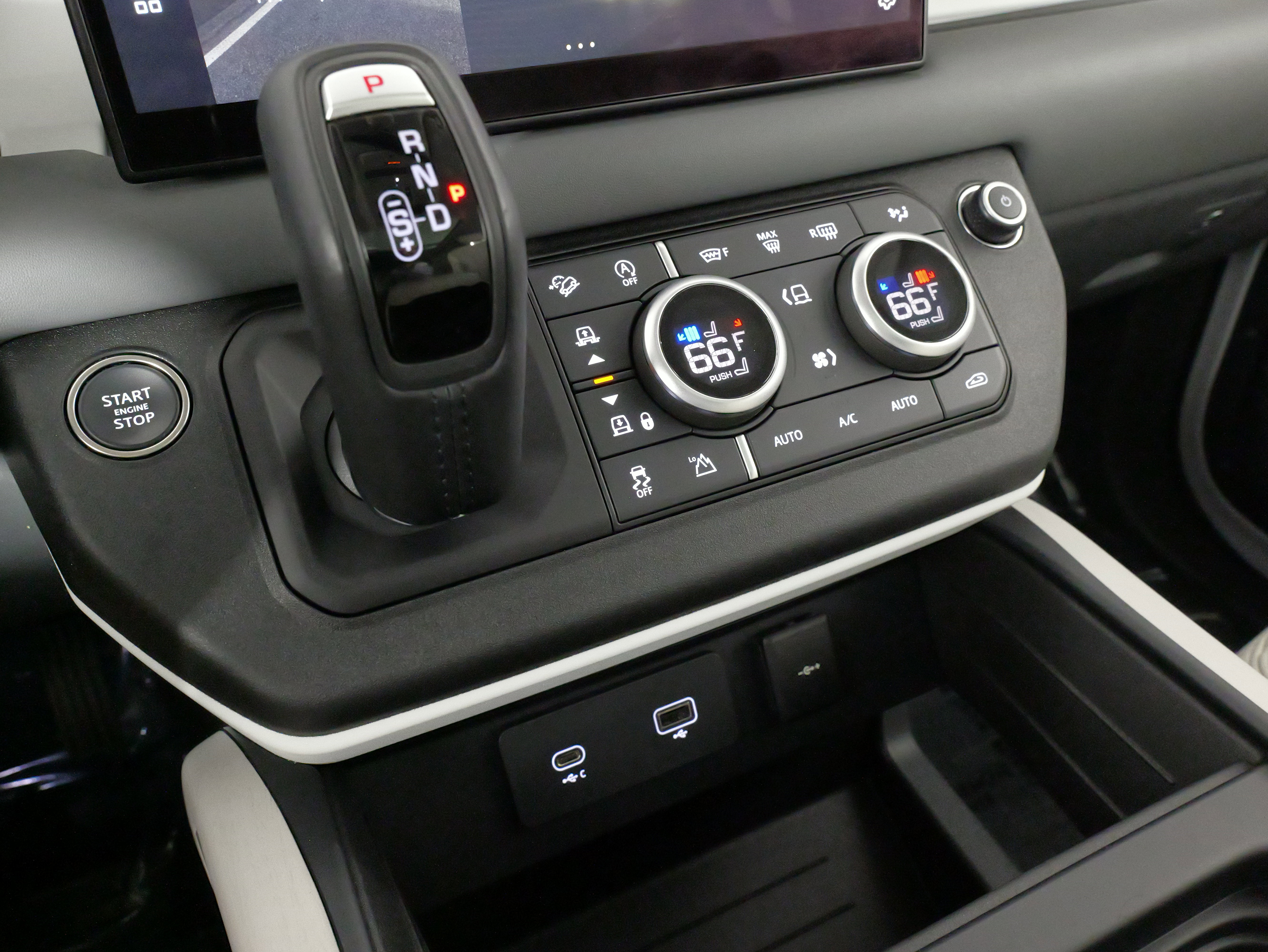 Used 2023 Land Rover Defender 130 S image 64