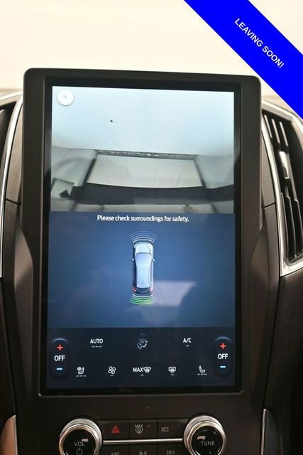 Used 2022 Ford Edge Titanium AWD/4WD image 12