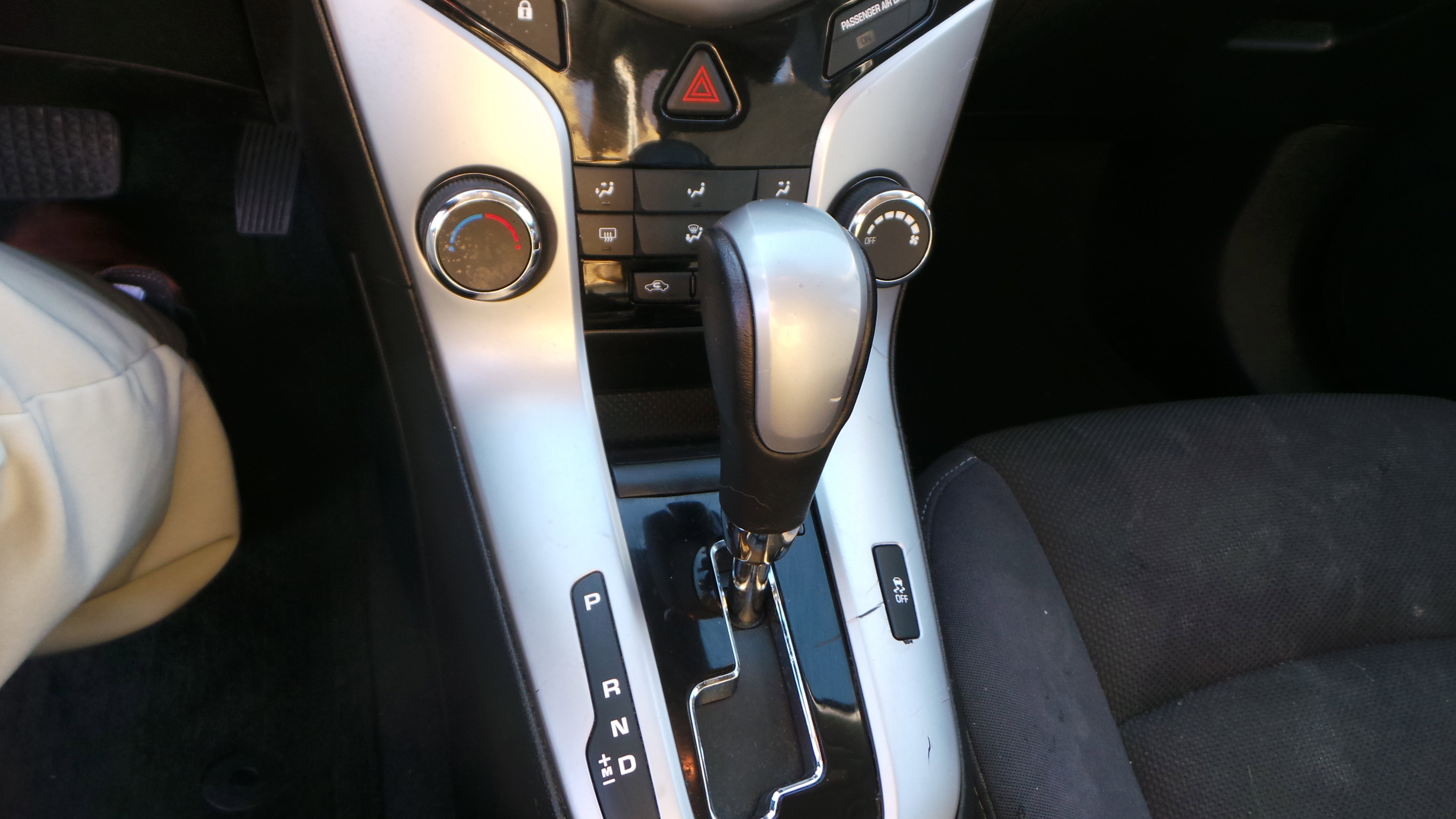 Used 2014 Chevrolet Cruze LT image 15