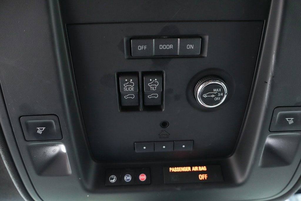 Used 2019 Cadillac Escalade Platinum image 30