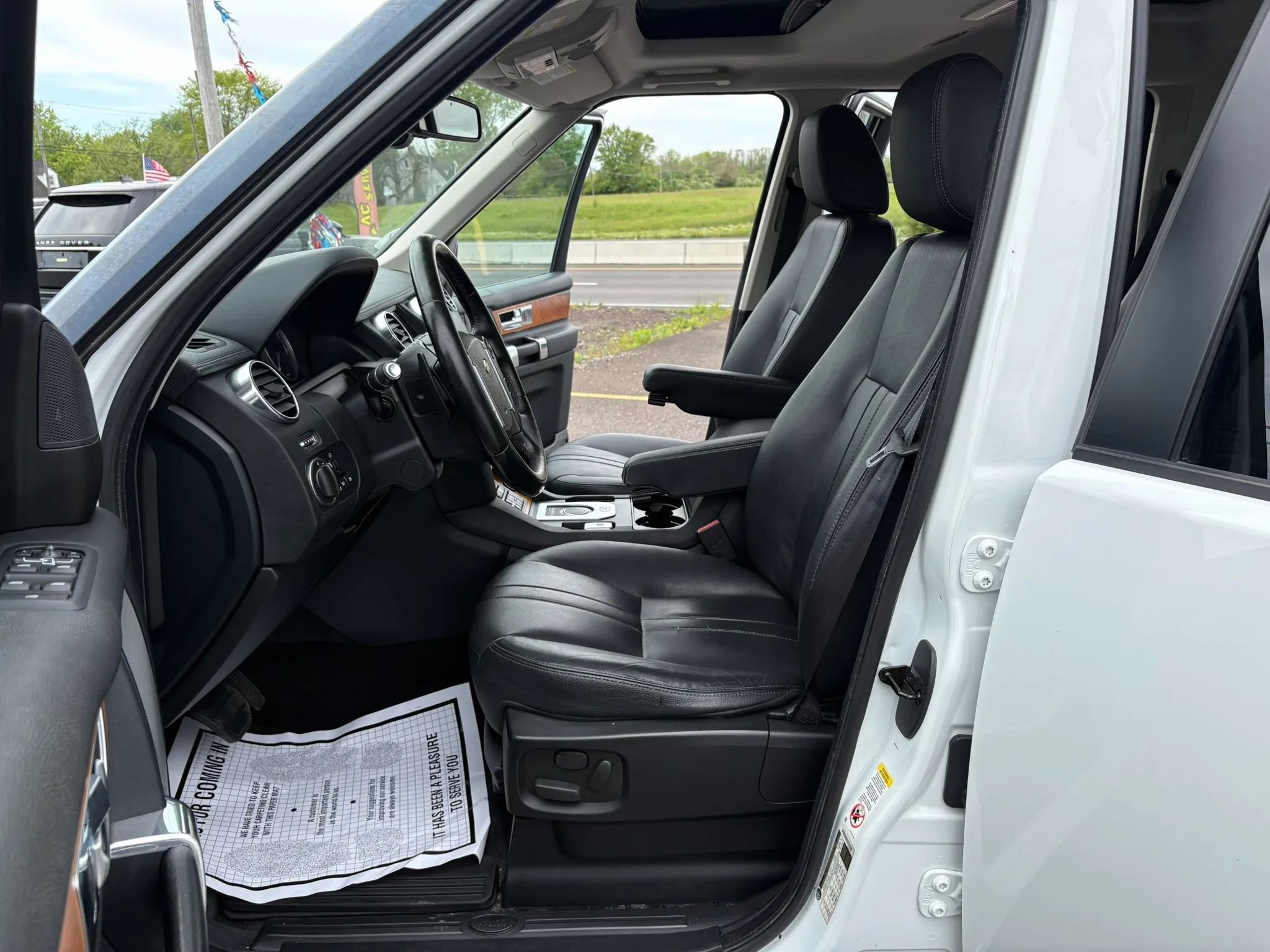 Used 2014 Land Rover LR4 HSE AWD/4WD image 17