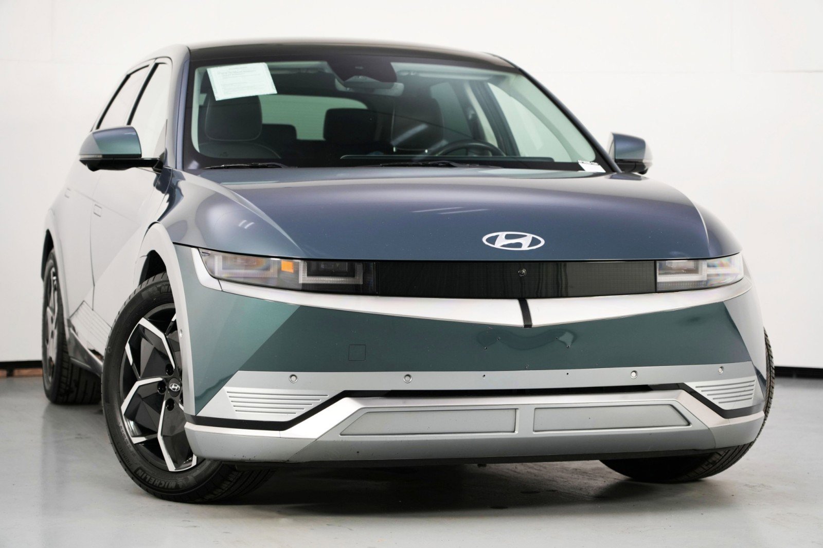 Used 2022 Hyundai Ioniq 5 Limited image 2