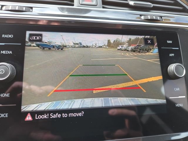 Certified 2024 Volkswagen Tiguan SEL R-Line image 18