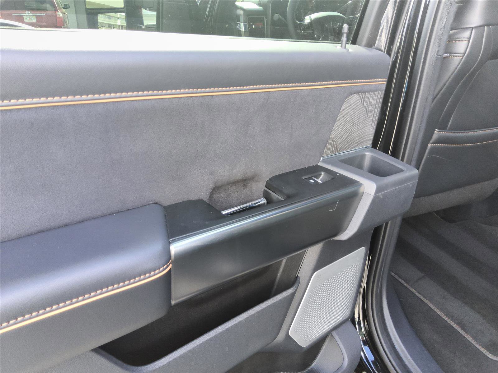 Used 2024 Ford F350 Platinum w/ Tremor Off-Road Package image 19