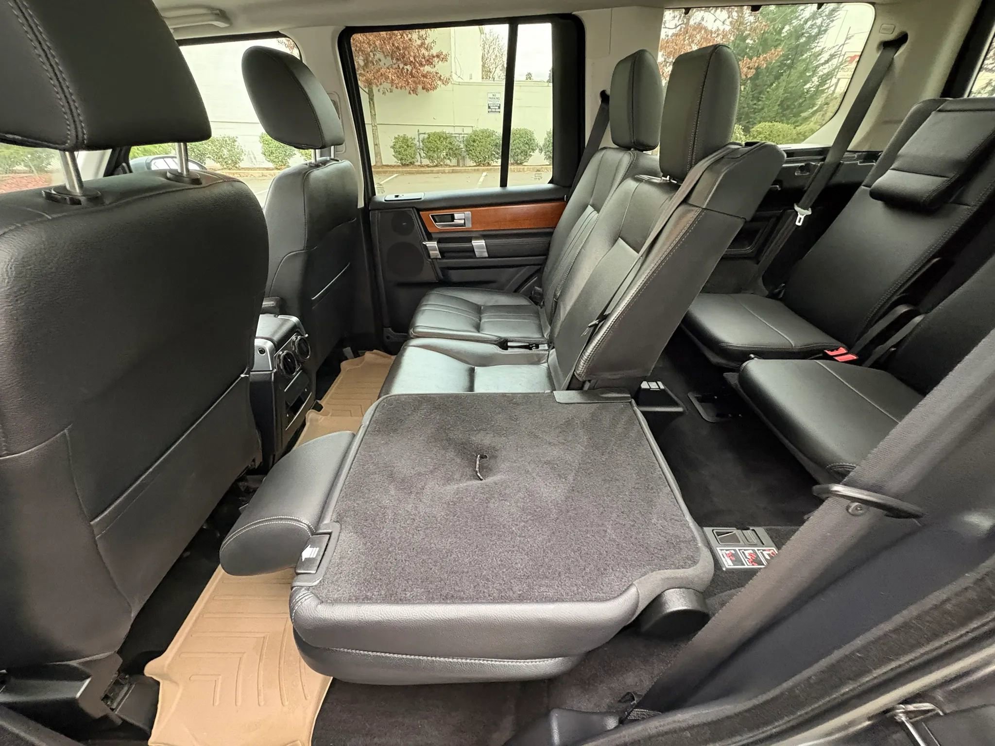 Used 2015 Land Rover LR4 HSE image 22