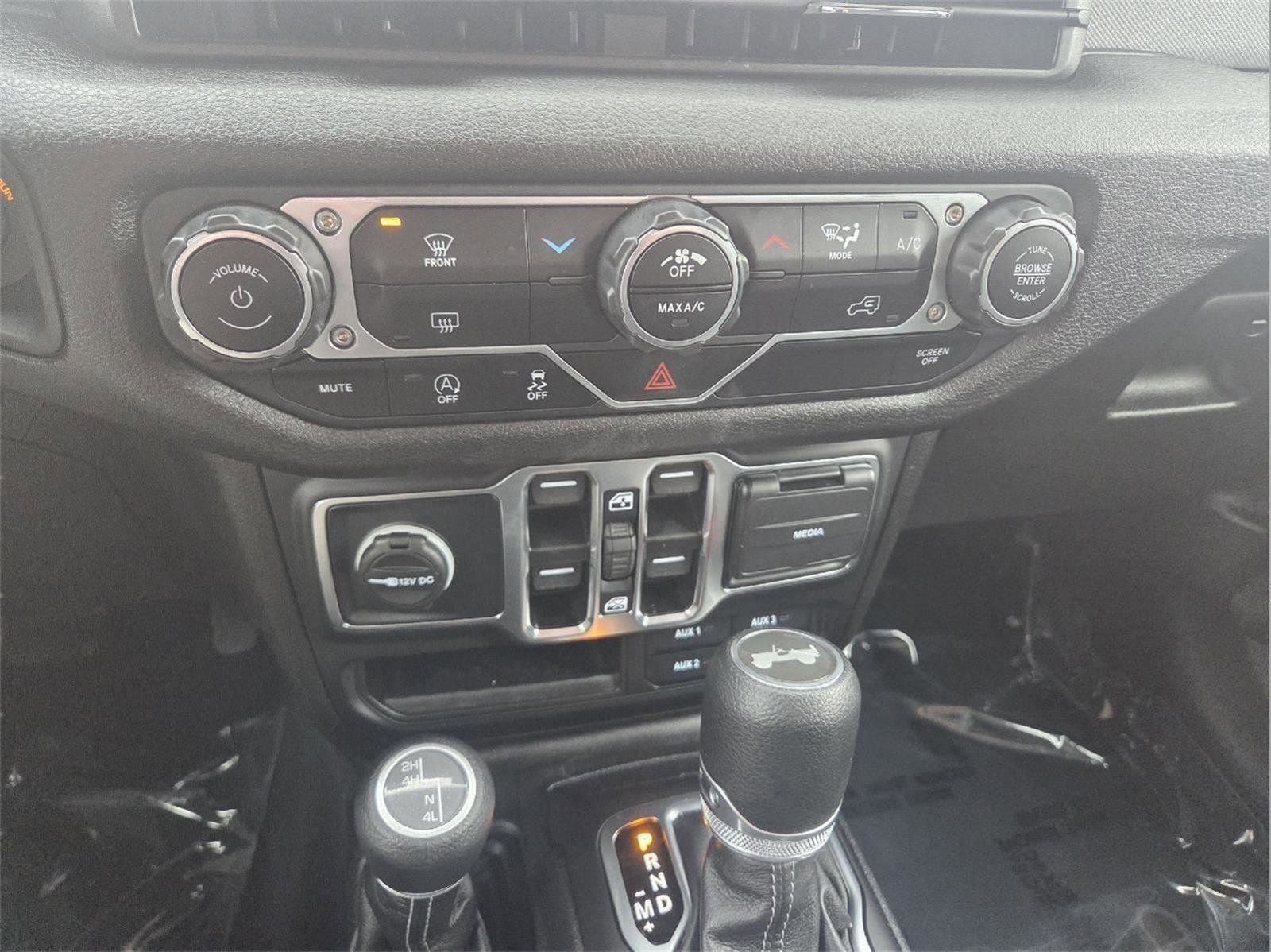 Used 2025 Jeep Wrangler Sport image 21