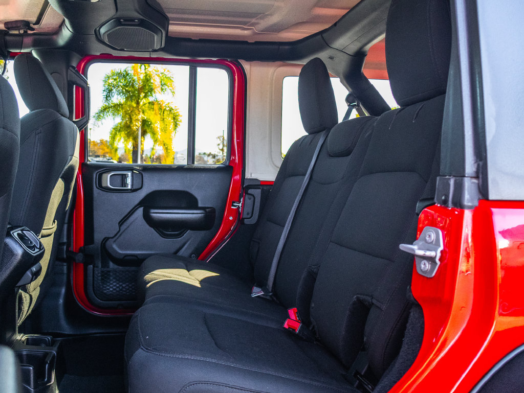 Used 2018 Jeep Wrangler Unlimited Sport S AWD/4WD image 29