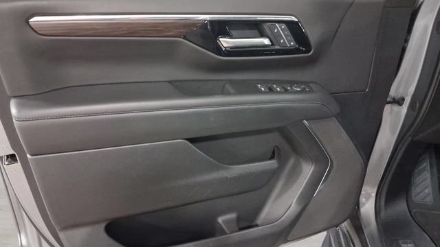 Used 2025 Chevrolet Tahoe LT AWD/4WD image 24