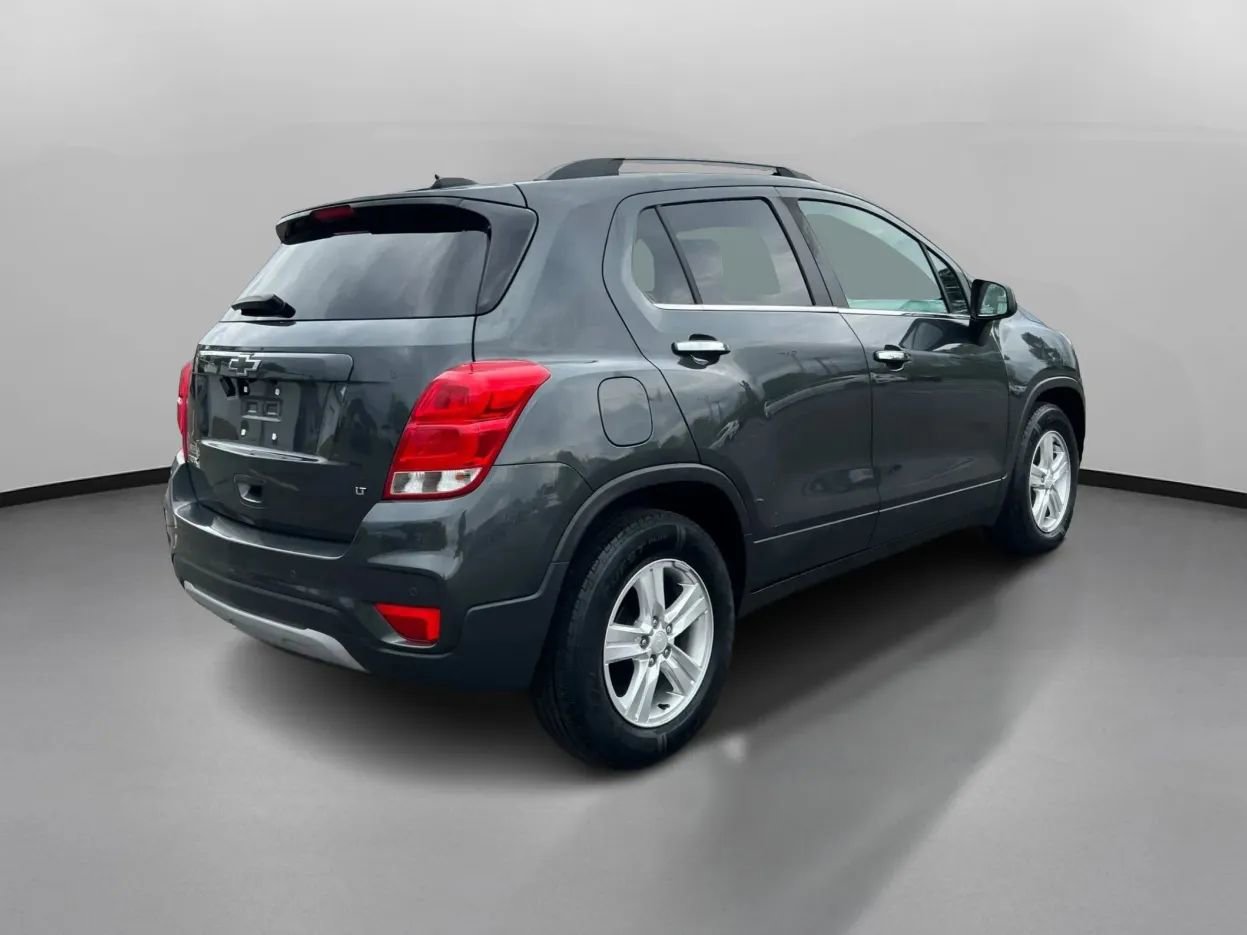 Used 2020 Chevrolet Trax LT w/ Driver Confidence Package FWD image 5