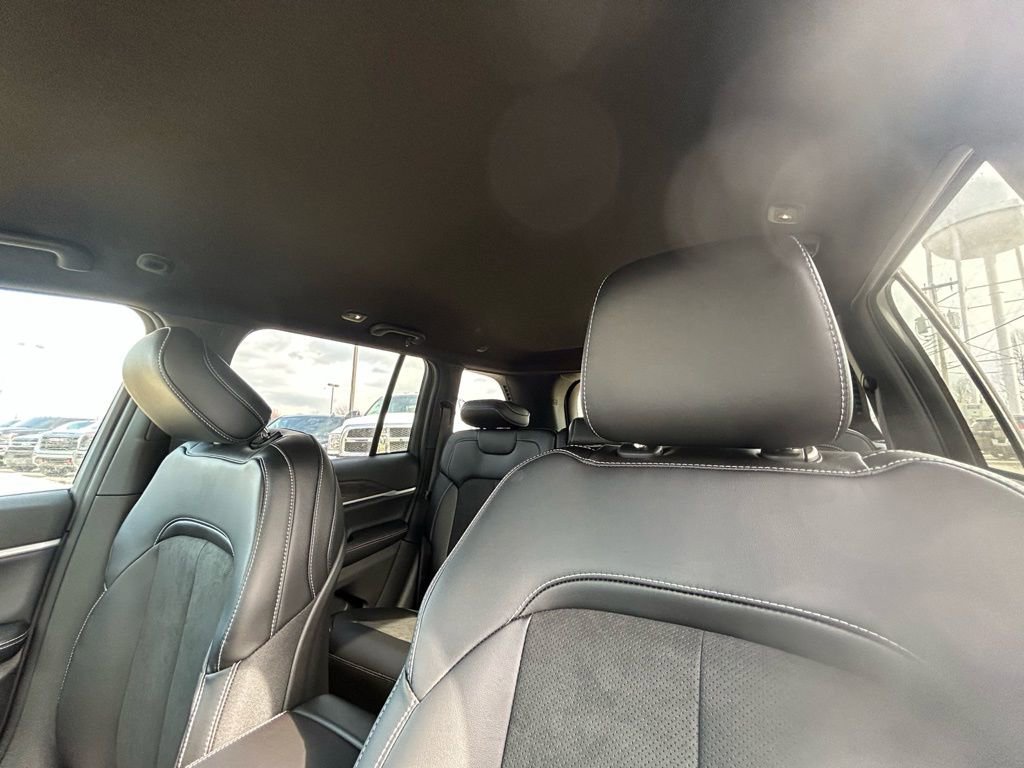 New 2026 Jeep Grand Cherokee Altitude image 14