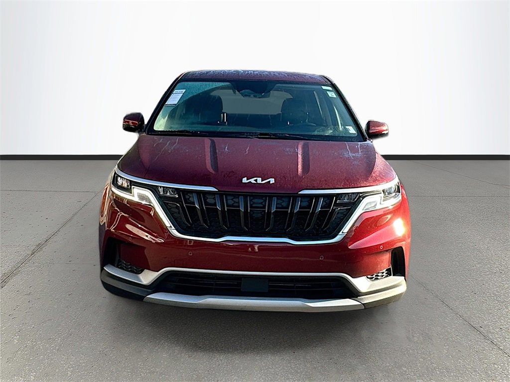 Used 2022 Kia Carnival EX image 2