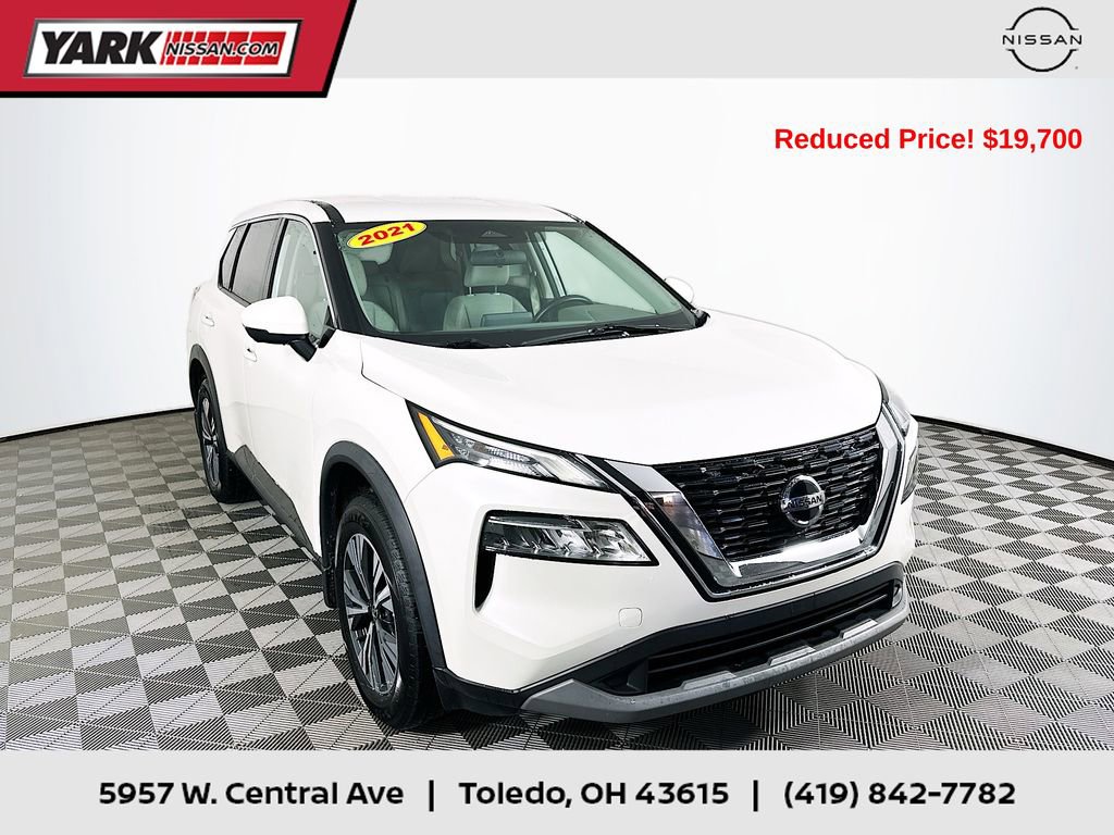 Used 2021 Nissan Rogue SV image 1