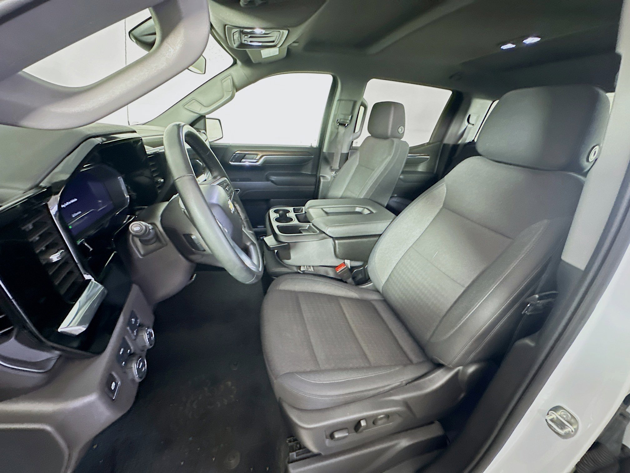 Used 2024 Chevrolet Silverado 1500 LT image 13