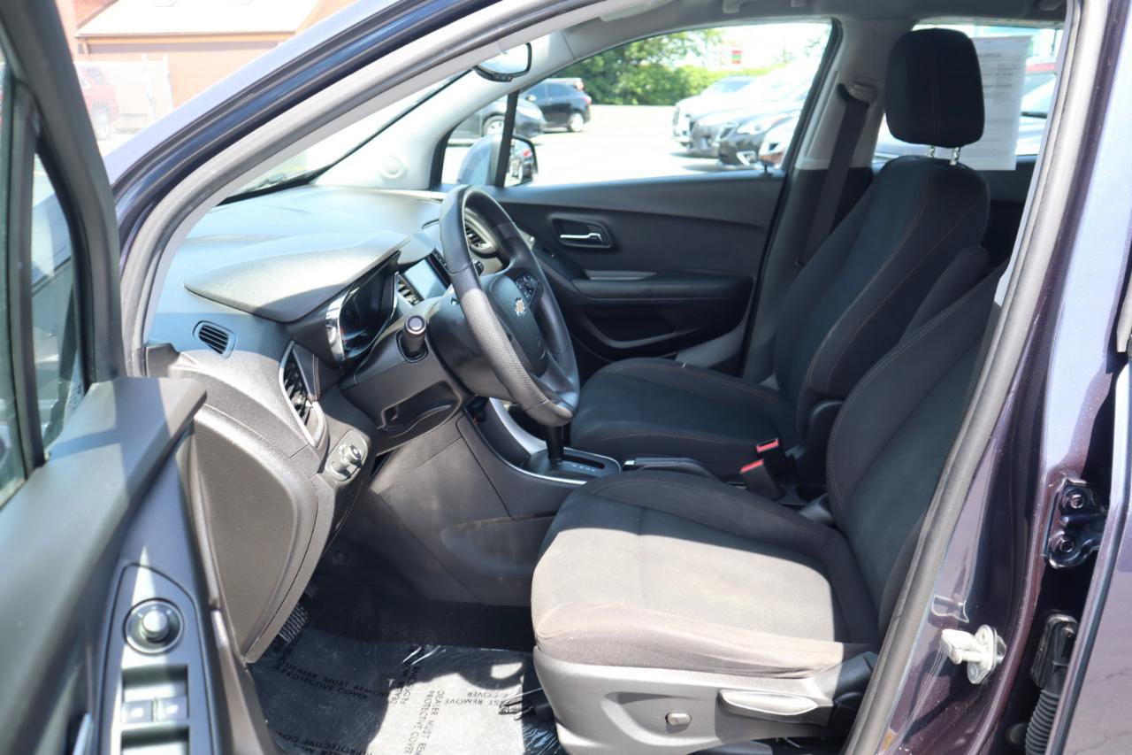 Used 2018 Chevrolet Trax LS FWD image 18