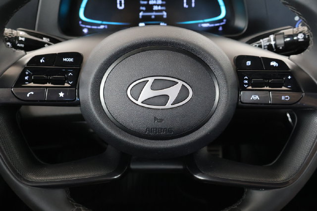 Used 2025 Hyundai Elantra Sport FWD image 22