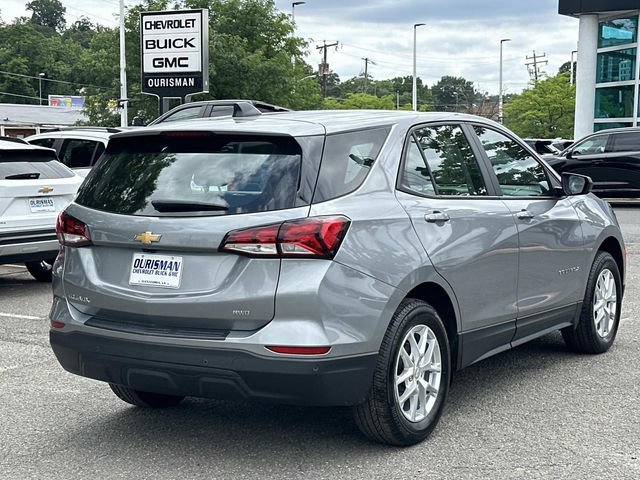 Used 2024 Chevrolet Equinox LS w/ Driver Confidence II Package AWD/4WD image 2