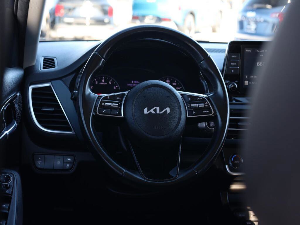 Used 2023 Kia Seltos S FWD image 7